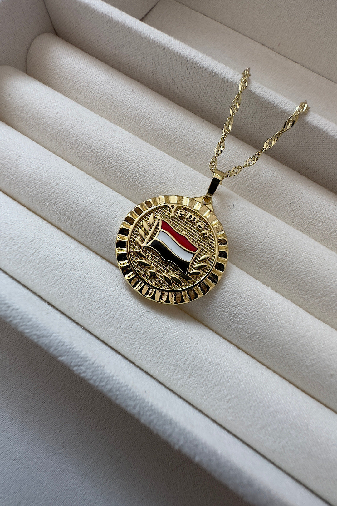 Yemen Gold Swirl Necklace 