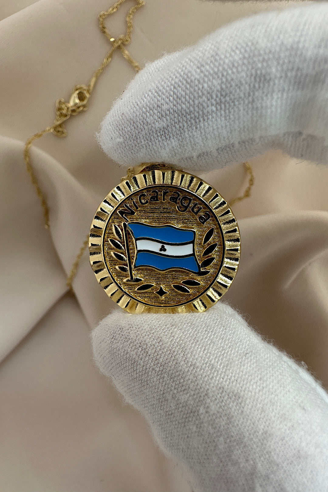 Nicaragua flag Swirl Necklace